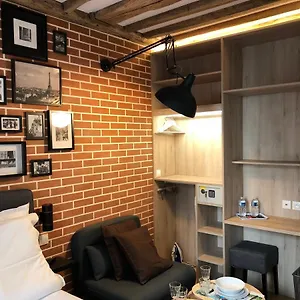  Apartment Labyrinthe