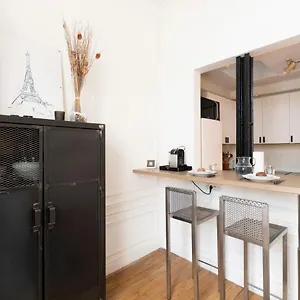  Apartment Guestready - Lovely Bright Flat With Private Patio